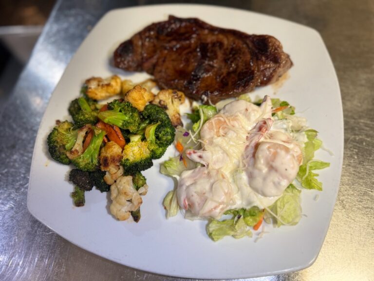 12oz New York steak special with vegetables and sautéed shrimp at La Tapatia